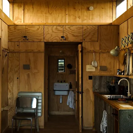 Reconnect At Off-grid Hilltop With Mountain Views *