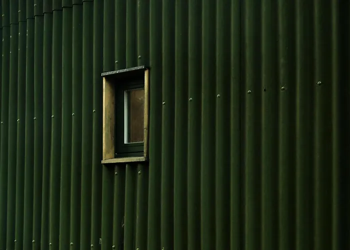 Reconnect At Off-grid Hilltop With Mountain Views *