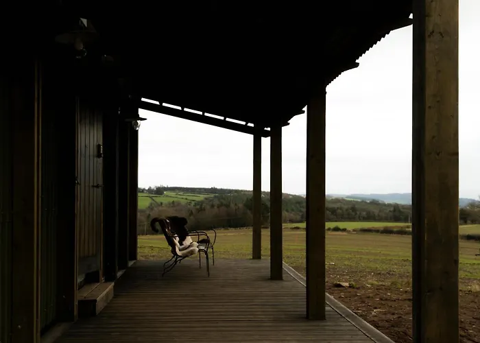 Holiday home Reconnect At Off-grid Hilltop With Mountain Views *